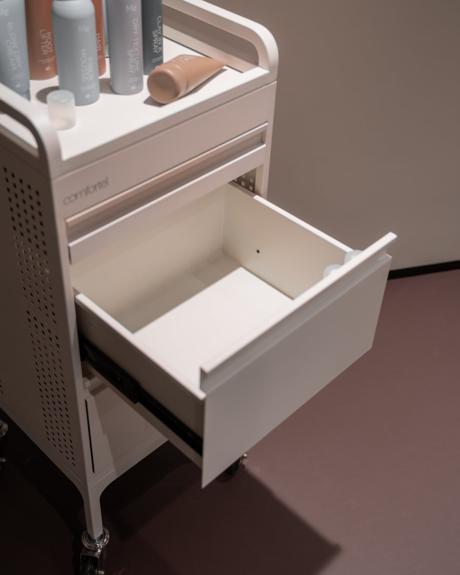 Studio 3 - White trolley - 3 drawers and extra shelf